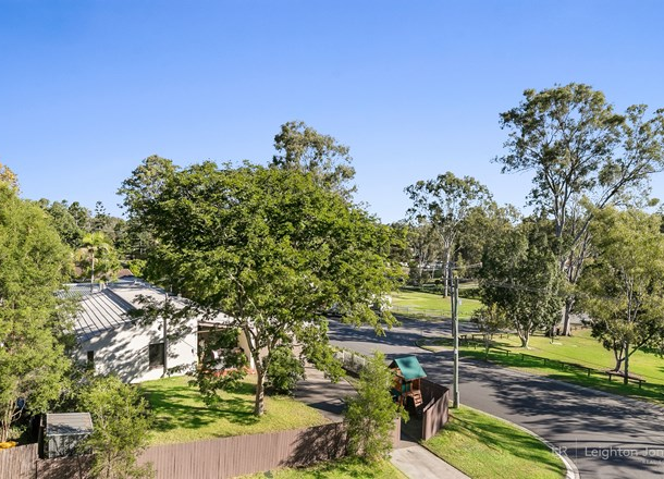 89 Sunset Road, Kenmore QLD 4069