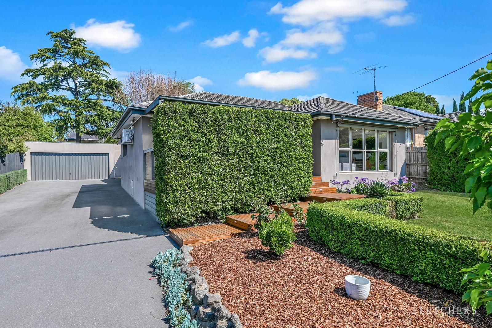 3 bedrooms House in 31 Lockhart Road RINGWOOD NORTH VIC, 3134