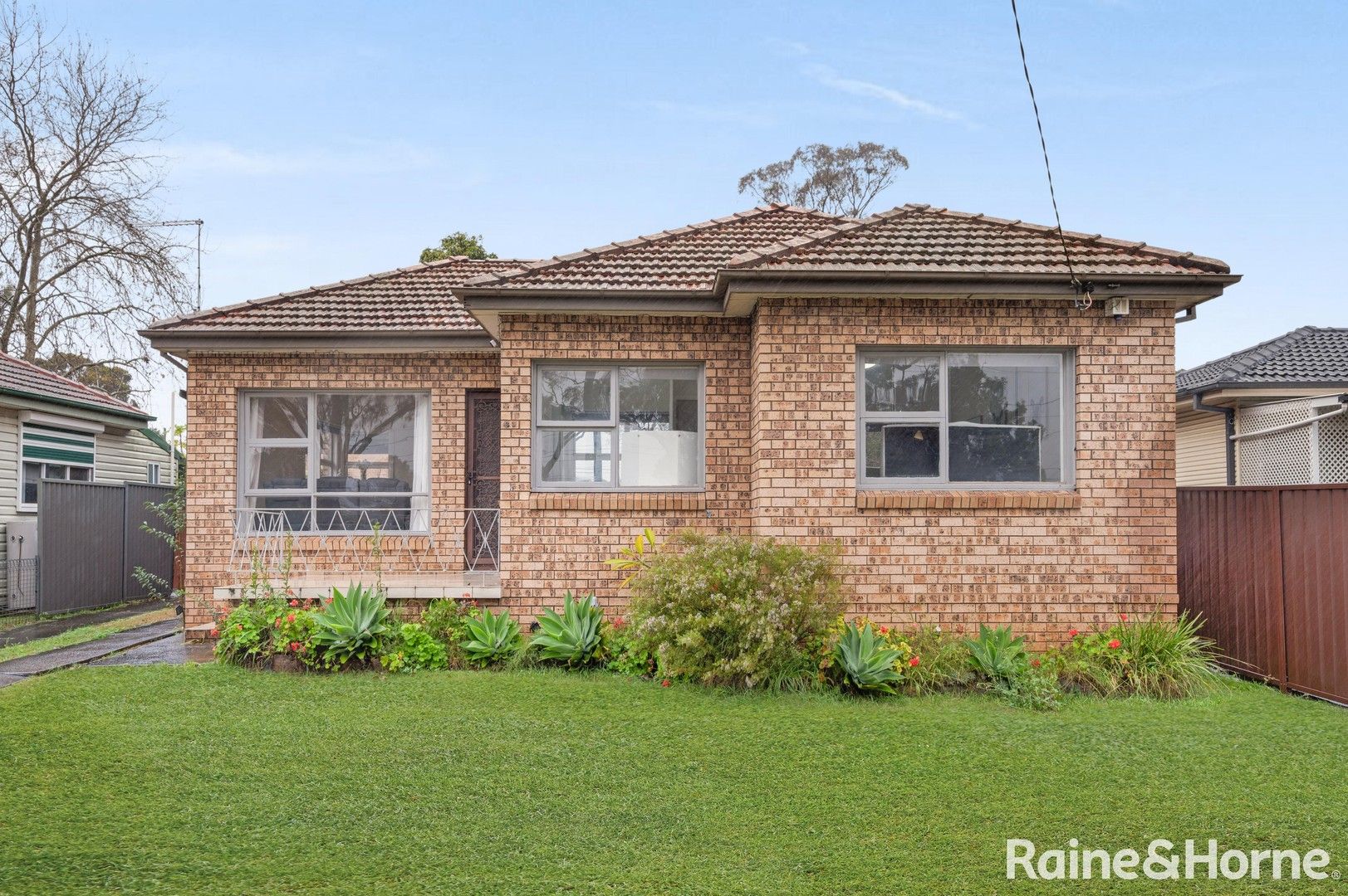 3 bedrooms House in 90 Ingleburn Road INGLEBURN NSW, 2565