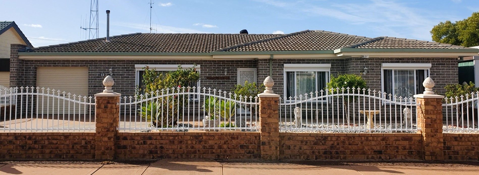 3 bedrooms House in 12 McRitchie Crescent WHYALLA STUART SA, 5608