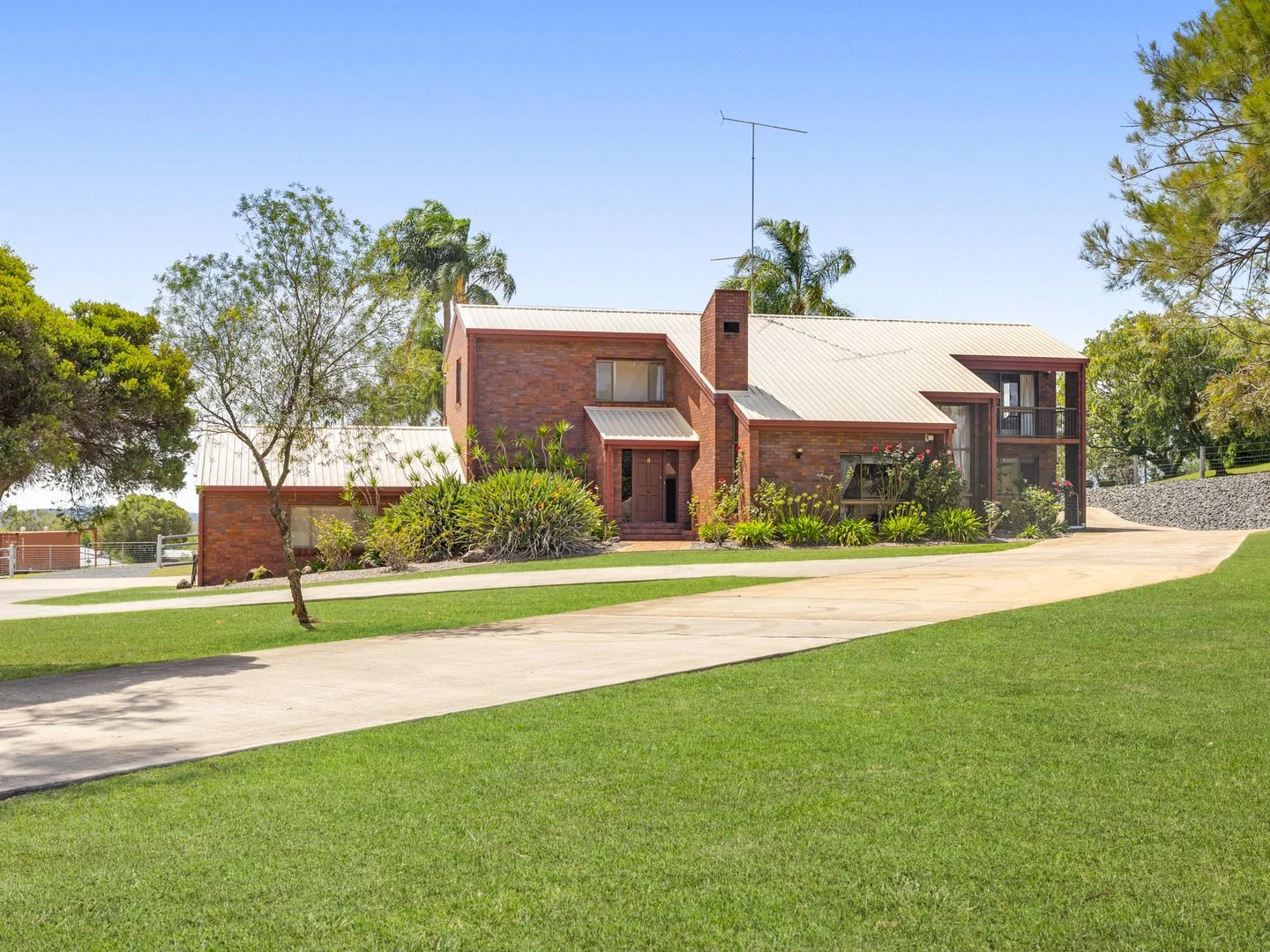 6-8 Coverdale Crescent, Cotswold Hills QLD 4350