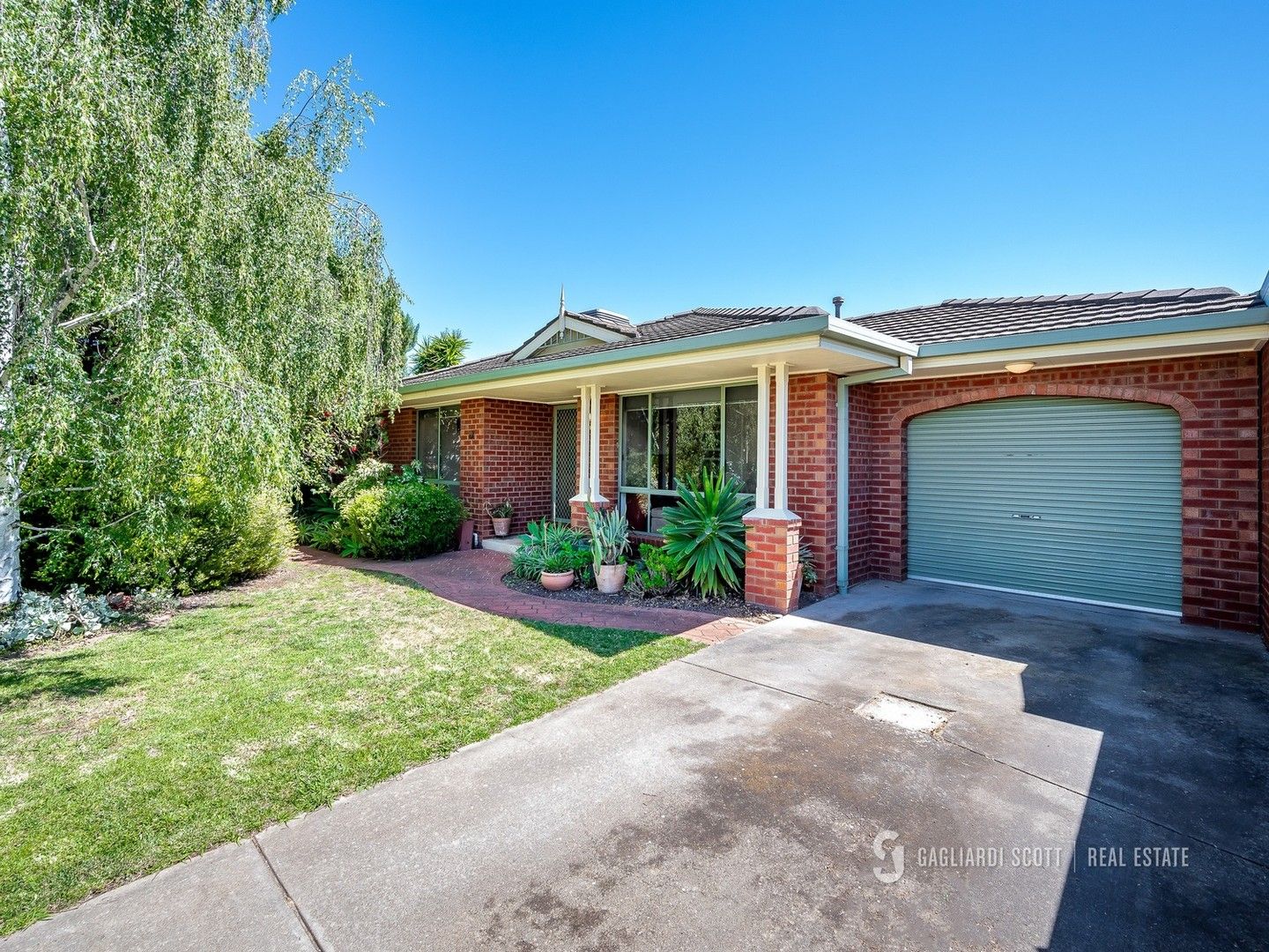 2 bedrooms Townhouse in 9 Nightingale Way SHEPPARTON VIC, 3630
