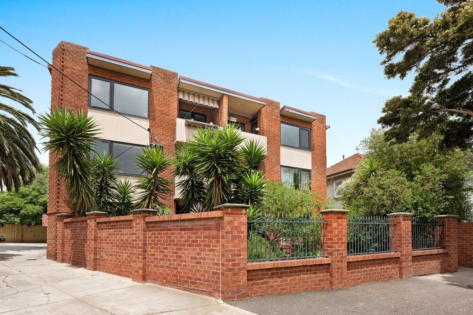 2 bedrooms Apartment / Unit / Flat in 11/43 Milton Street ELWOOD VIC, 3184