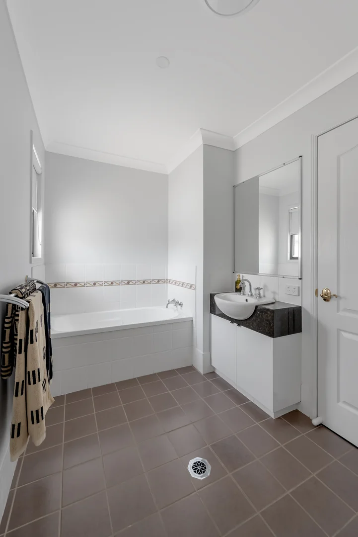 Additional image 11 of 6/141 Cotlew Street, Ashmore QLD 4214