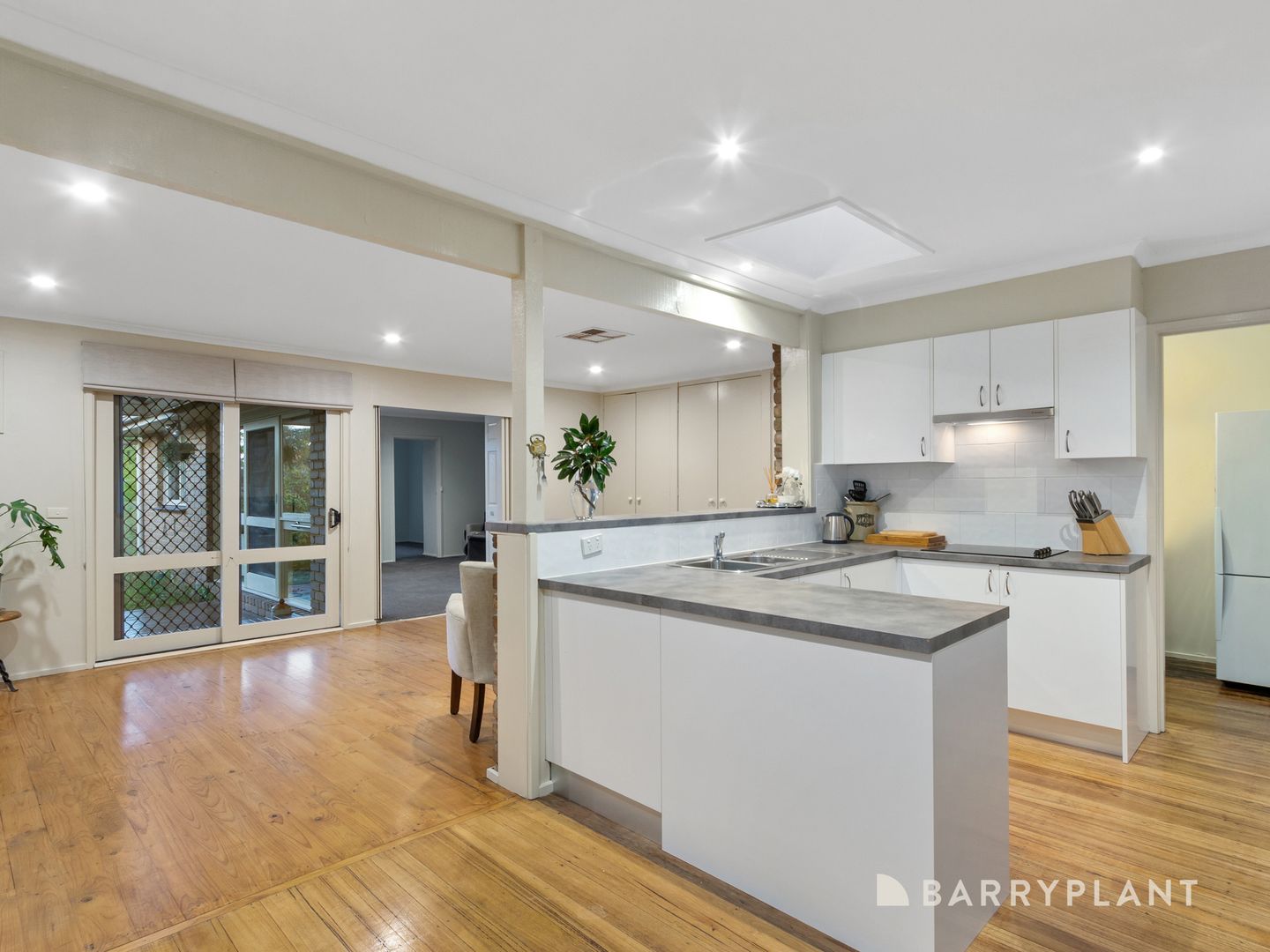 69 Allanfield Crescent, Boronia VIC 3155, Image 2