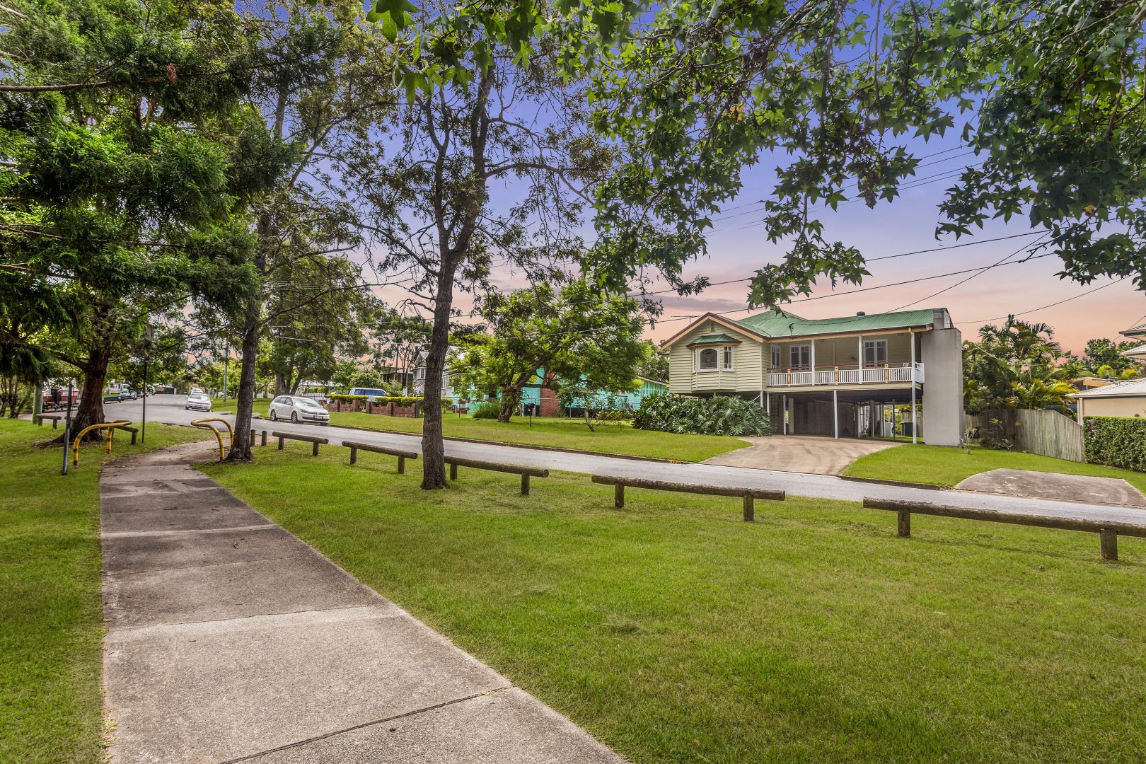 42 Dorrington Drive, Ashgrove Property History & Address Research