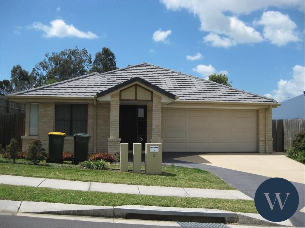 3 bedrooms House in 5 Daphne Place WAKERLEY QLD, 4154