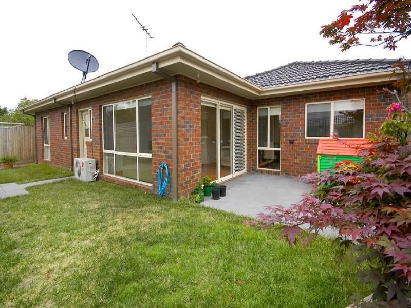 3/11 Cooinda Court, Mount Waverley VIC 3149, Image 2