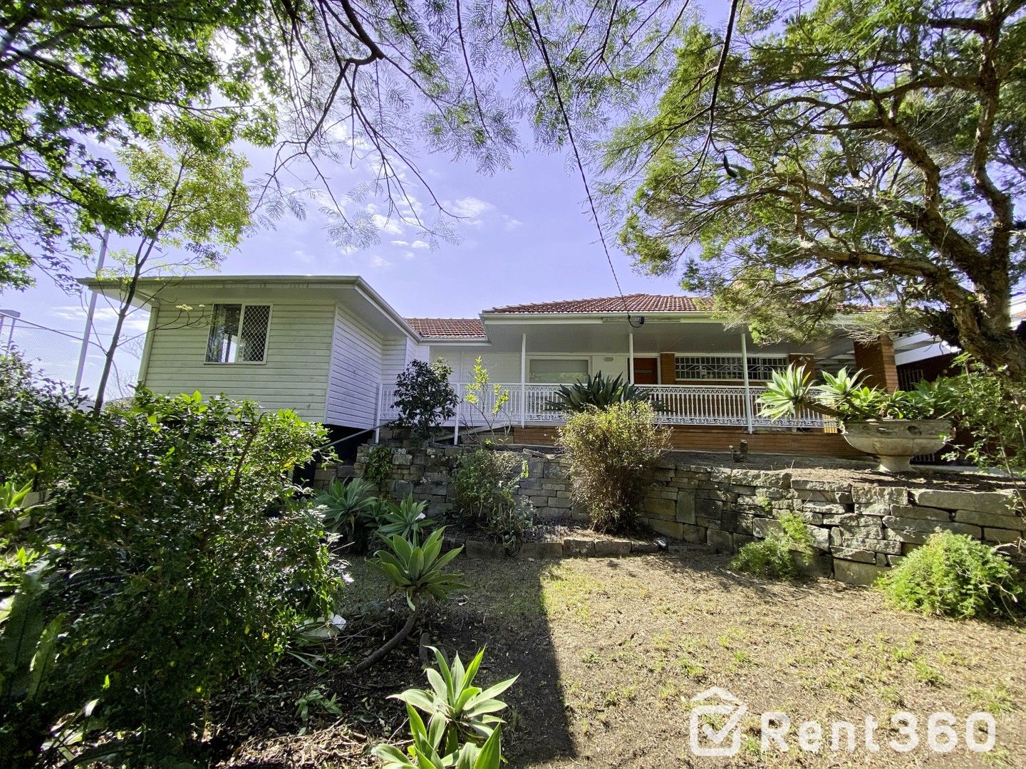 4 bedrooms House in 14 Tenth Avenue ST LUCIA QLD, 4067