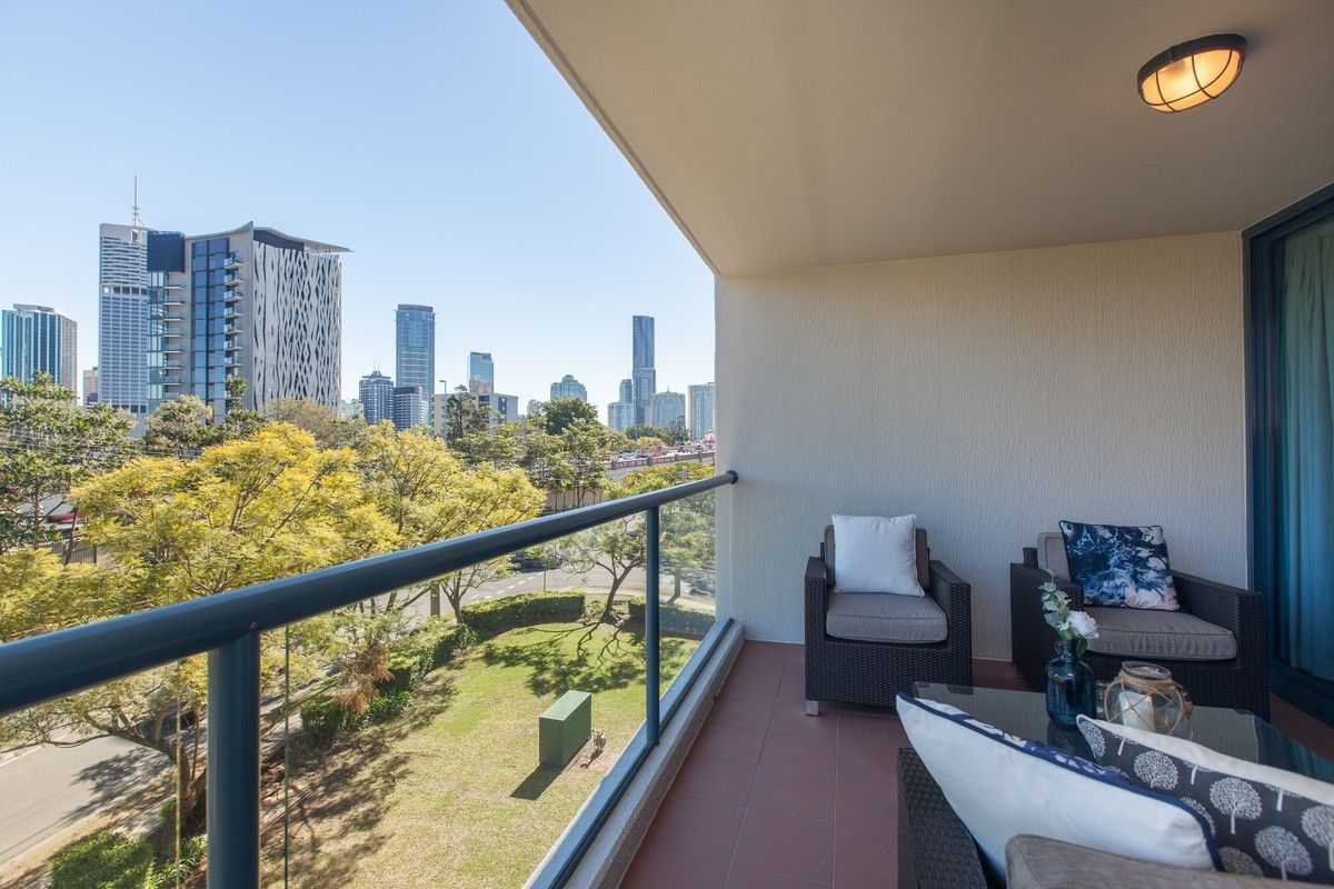 29/45 Deakin Street, Kangaroo Point QLD 4169, Image 2