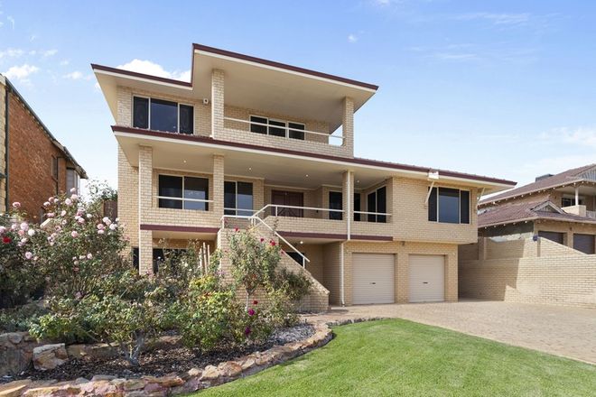 Picture of 19 Jervis Way, SORRENTO WA 6020