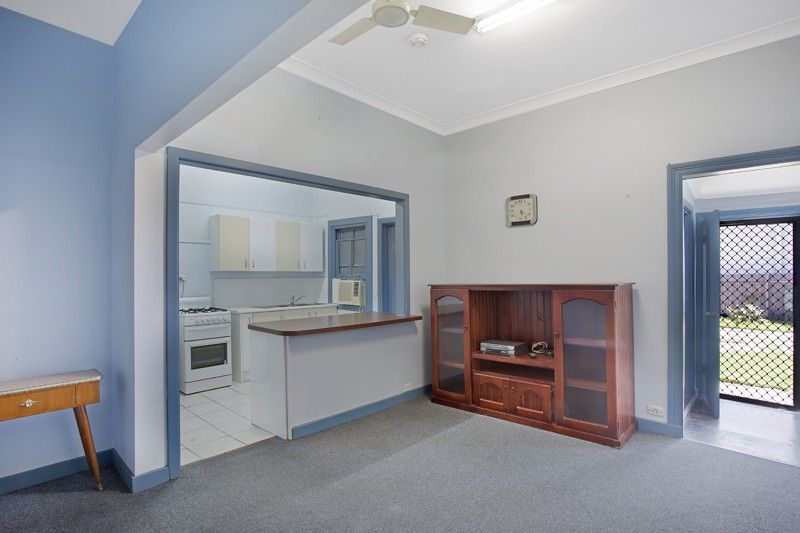 2/4 Samdon Street, Hamilton NSW 2303, Image 2