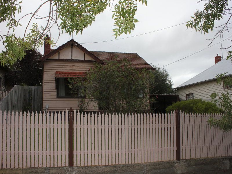 3 bedrooms House in 10 Marion Avenue BRUNSWICK WEST VIC, 3055