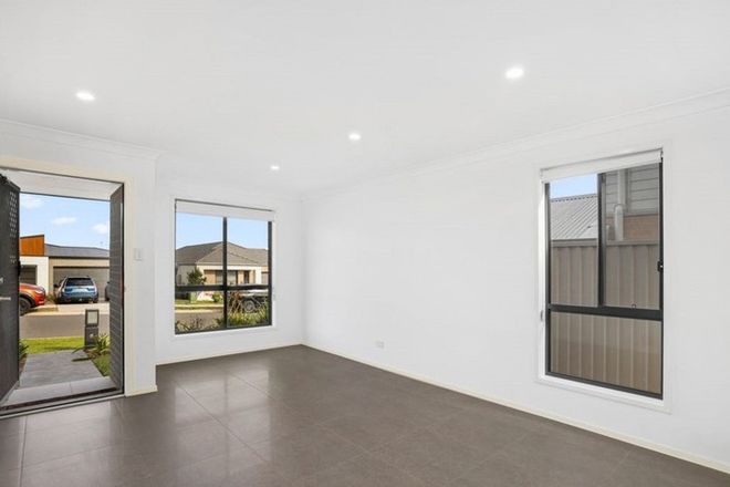 Picture of 32 Battam Road, GREGORY HILLS NSW 2557