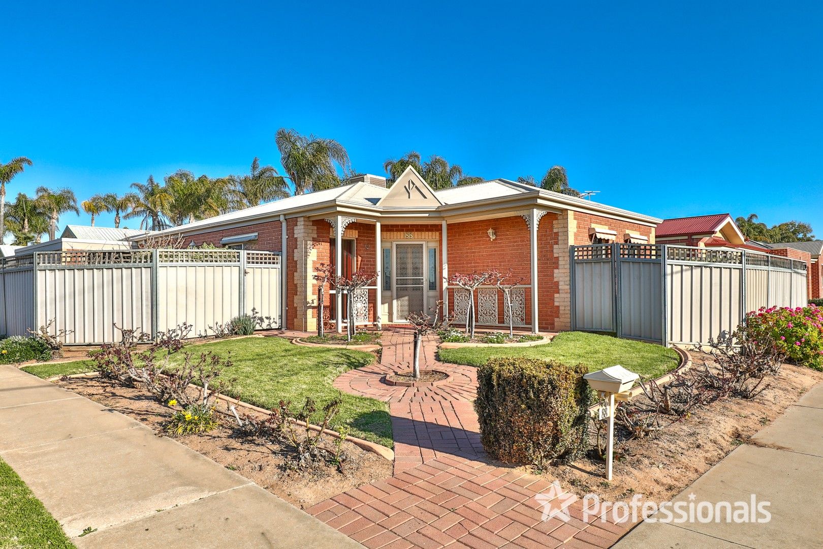 2 bedrooms Townhouse in 88 Riverside Avenue MILDURA VIC, 3500