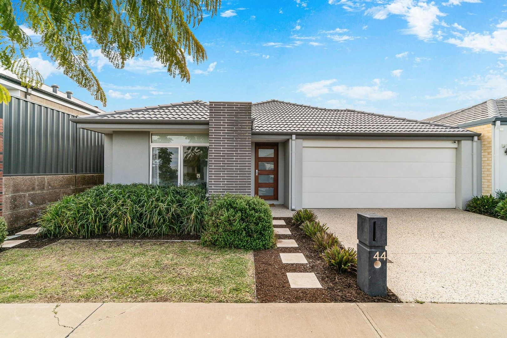 44 Berckelman Circuit, South Guildford WA 6055, Image 0