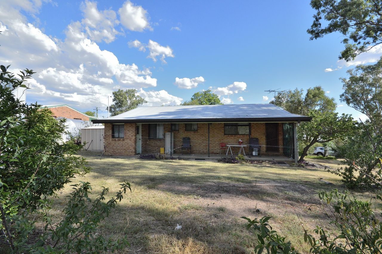 37-39 Meneely Street, Warwick QLD 4370, Image 2