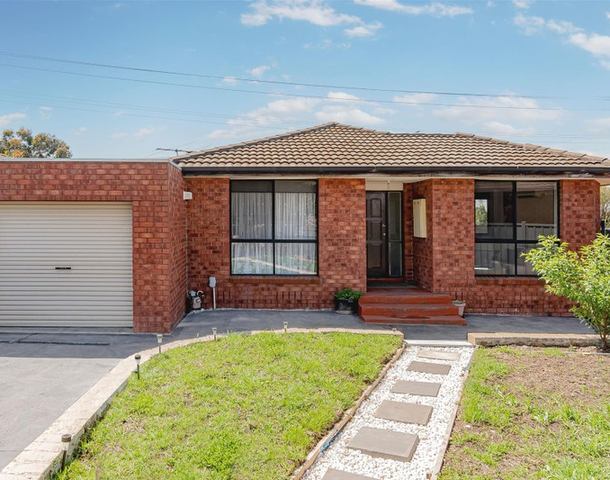 1/18 Woods Close, Meadow Heights VIC 3048