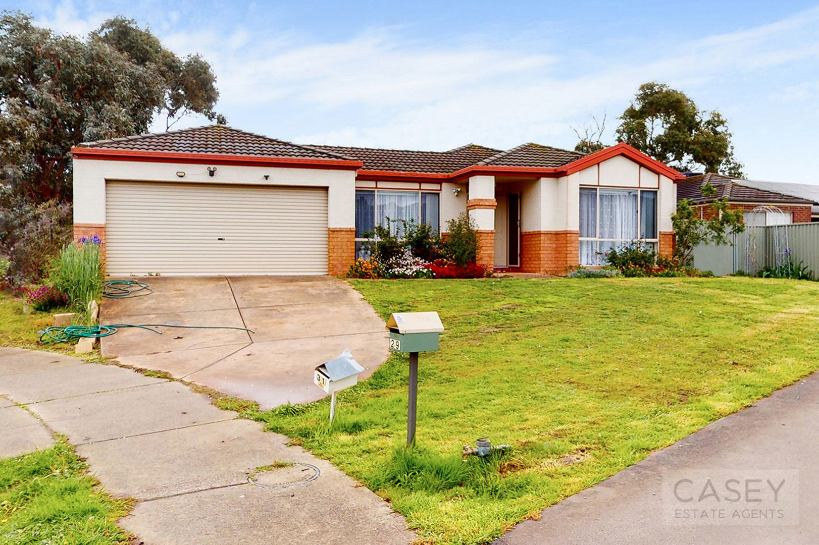 31 Briarcrest Drive, Cranbourne East Property History & Address