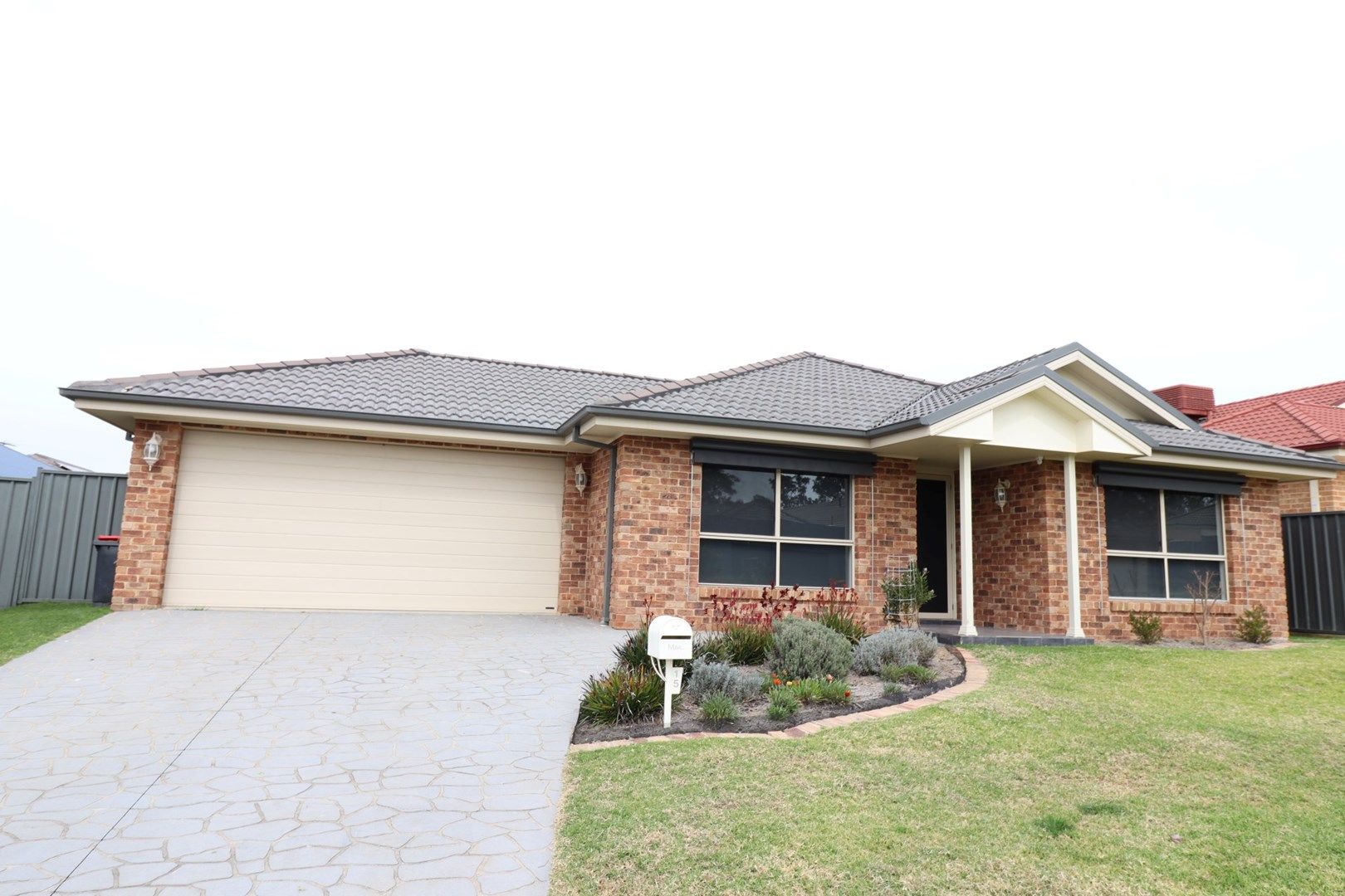 3 bedrooms House in 15 Myotis Street THURGOONA NSW, 2640