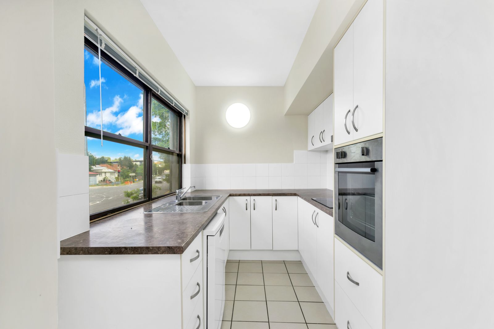 2/280-284 Sir Fred Schonell Drive, St Lucia QLD 4067, Image 2