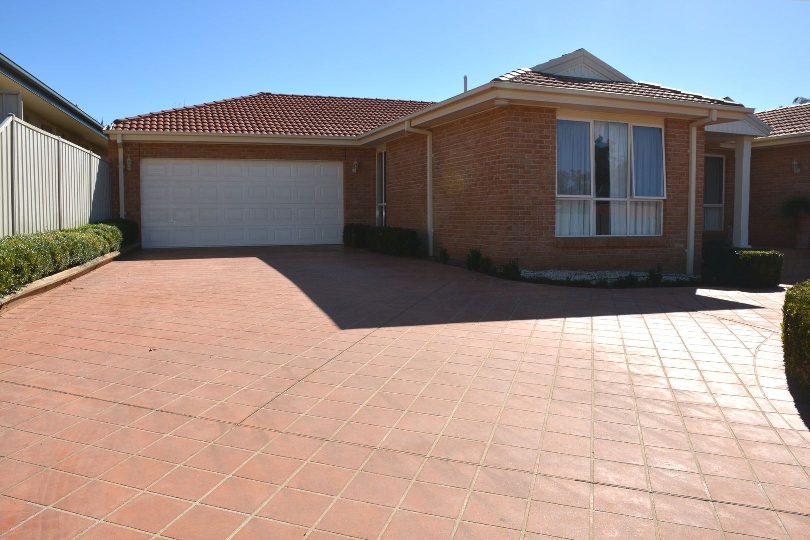 Cobram VIC 3644 4 beds house for Sale, 489,000 2014341162 Domain