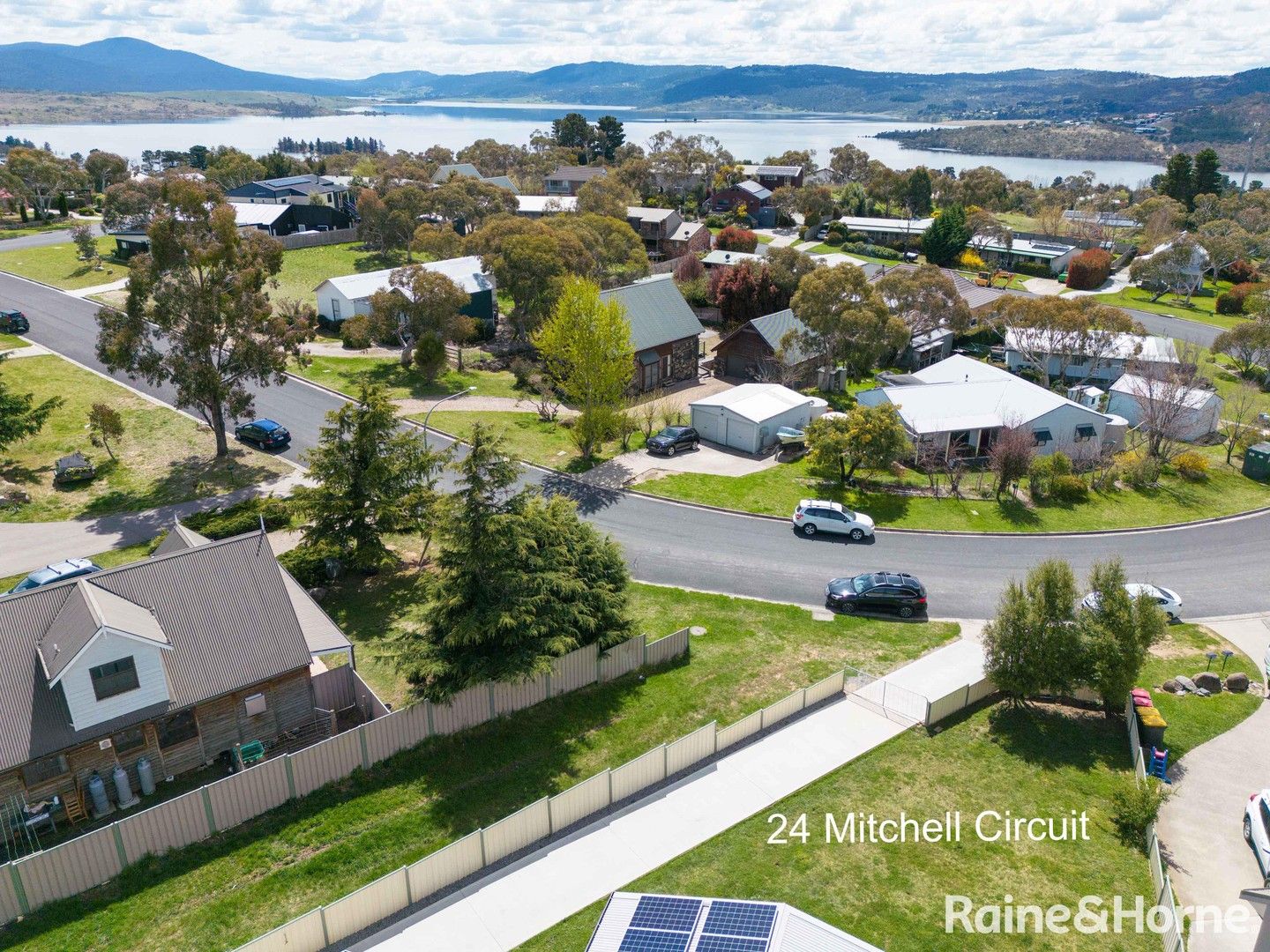 24 Mitchell Circuit, Jindabyne NSW 2627, Image 2