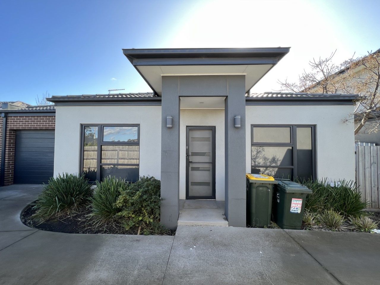 2 bedrooms Apartment / Unit / Flat in 3/13 Edna Street SUNSHINE NORTH VIC, 3020