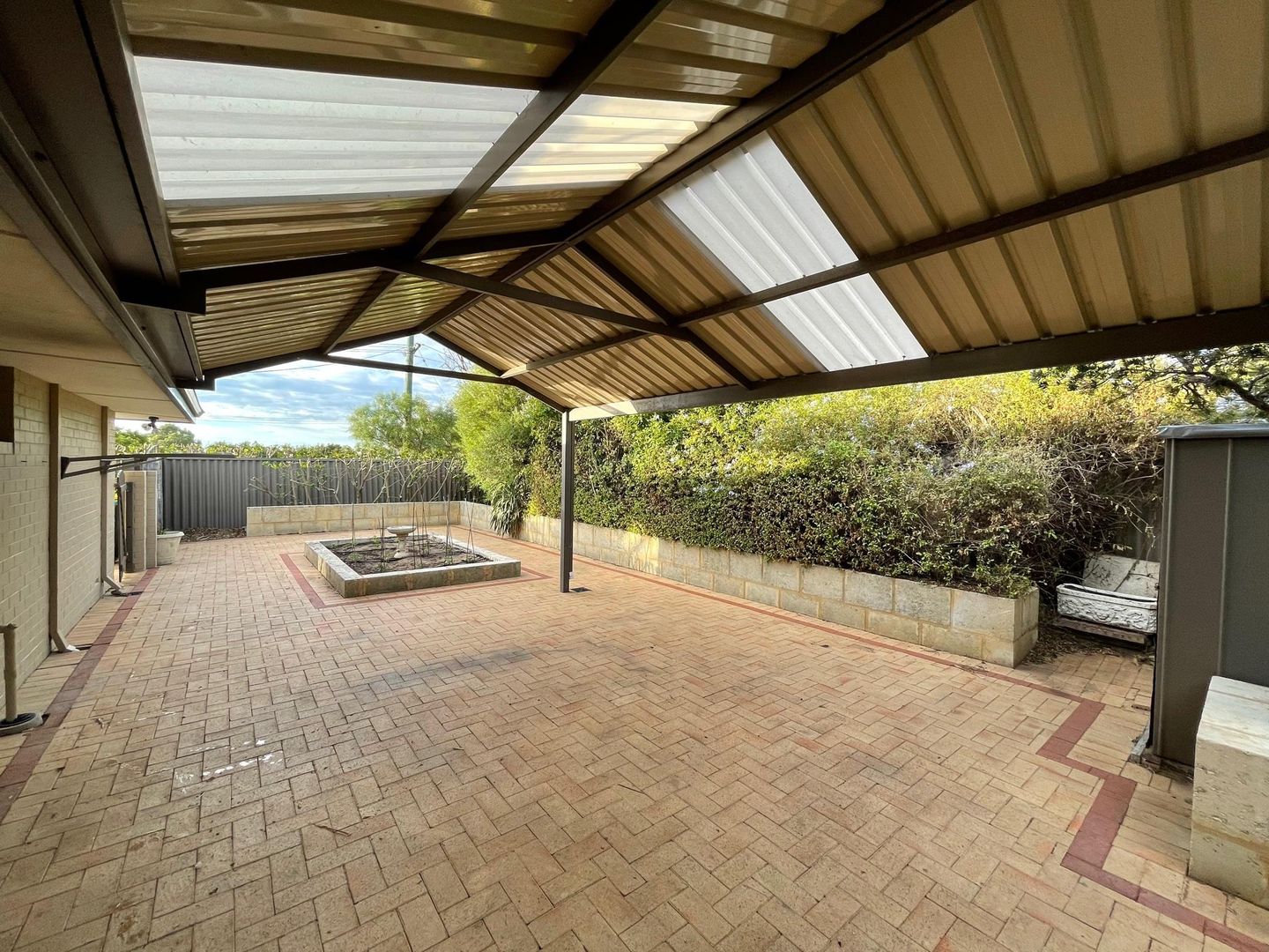 2 bedrooms Apartment / Unit / Flat in 14 McWhae Road HILLARYS WA, 6025