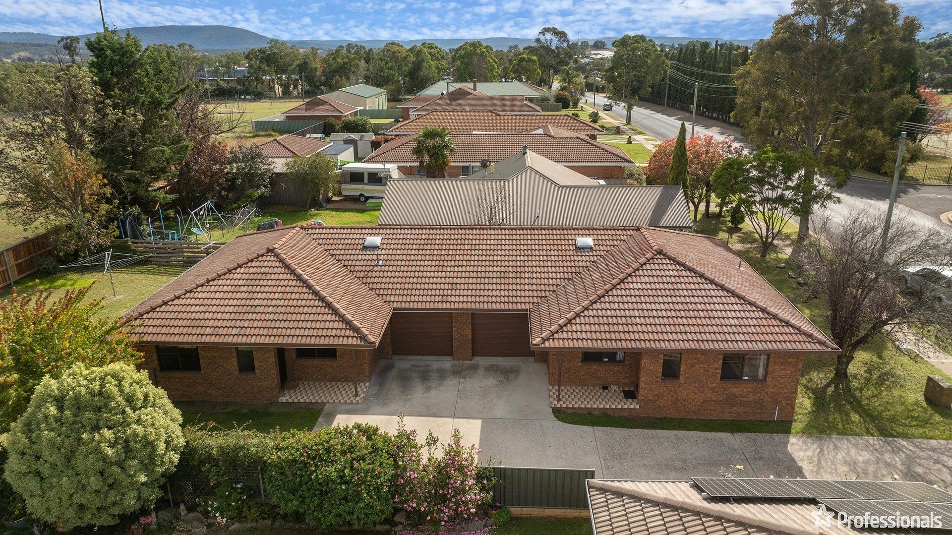 1&2/40 Crest Road, Armidale NSW 2350, Image 0