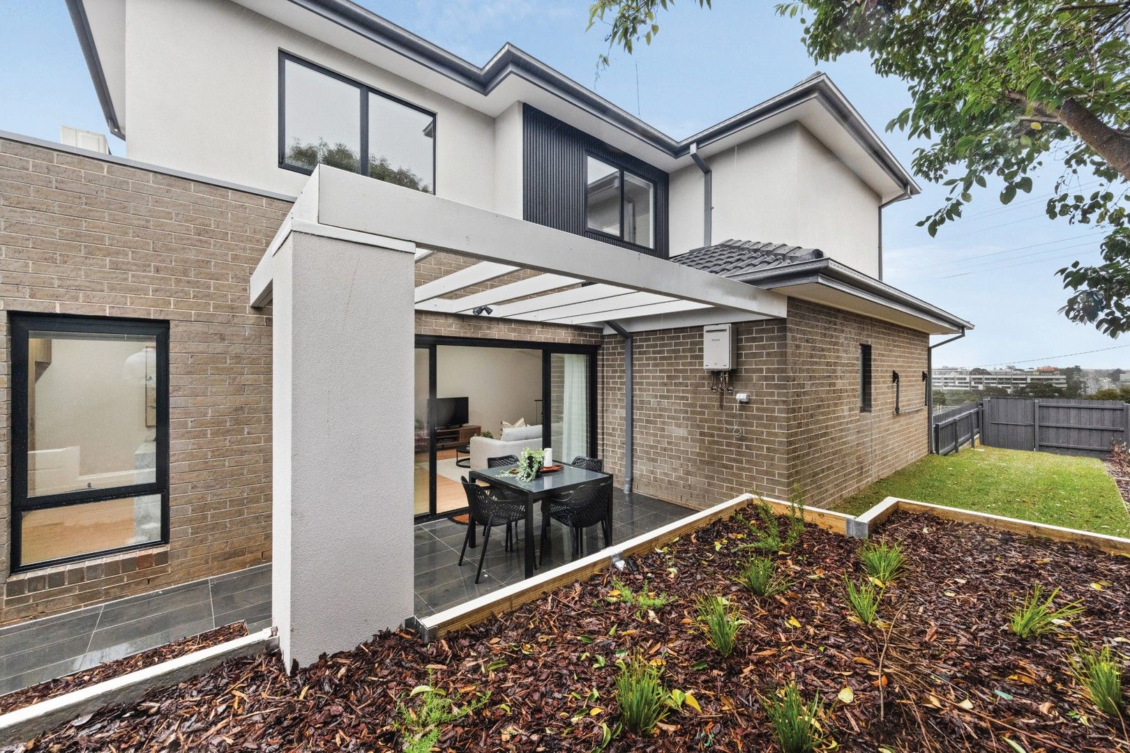 3 bedrooms Townhouse in 2/1 Montrose Street ASHWOOD VIC, 3147