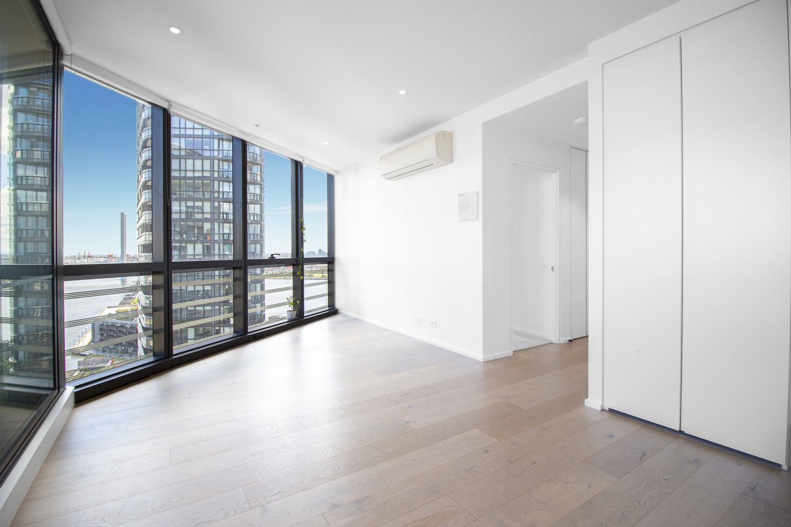 1709 N/883 Collins Street, Docklands VIC 3008, Image 1