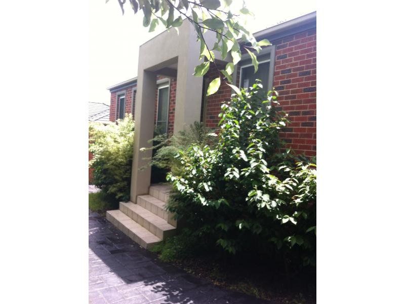 2 bedrooms Apartment / Unit / Flat in 2/6 Hilda Street BALWYN VIC, 3103