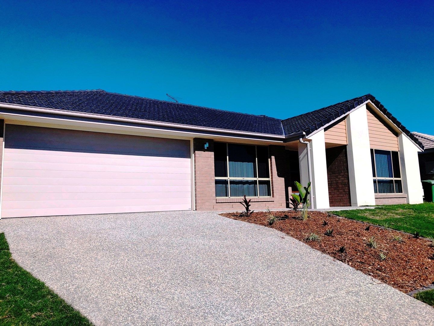 4 bedrooms House in 7 Cottonwood Crescent FERNVALE QLD, 4306