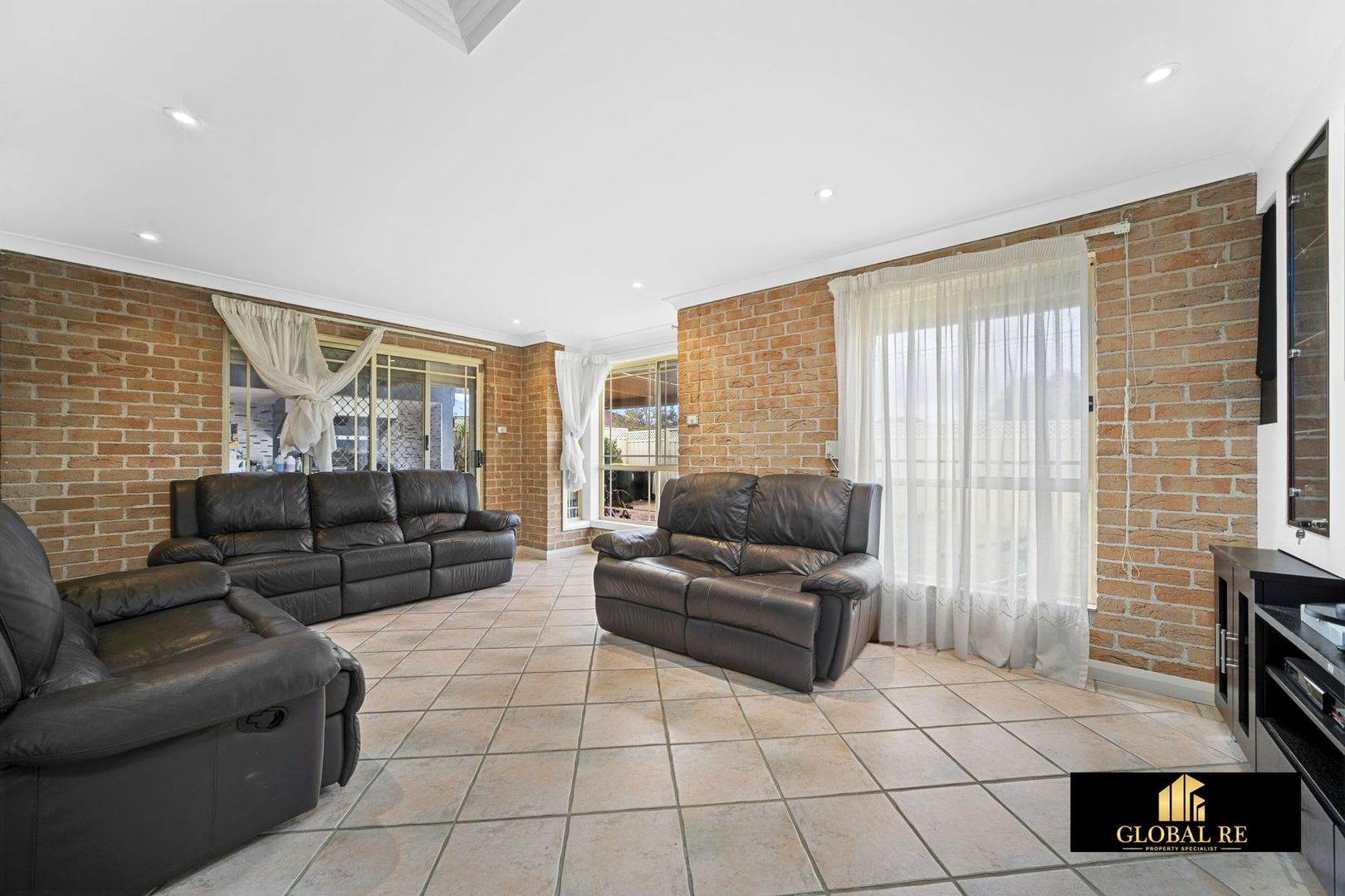 1 Ranieri Place, Hoxton Park NSW 2171, Image 2