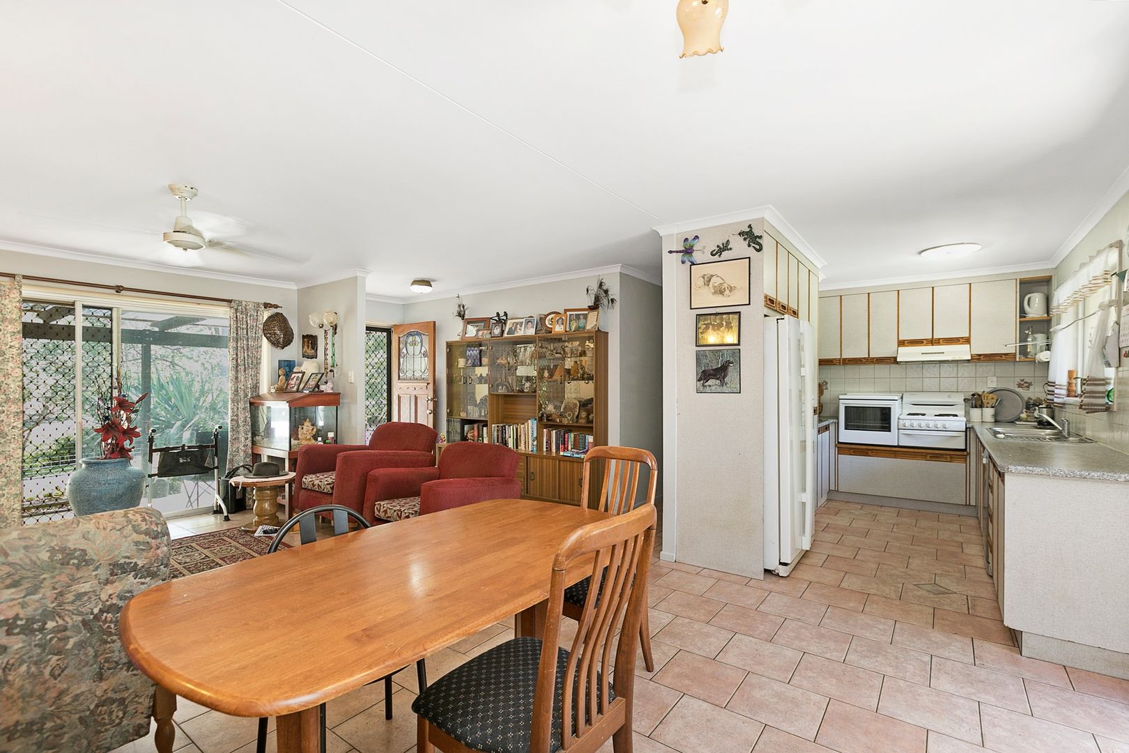 296 Woodlands Drive, Thornlands QLD 4164, Image 2