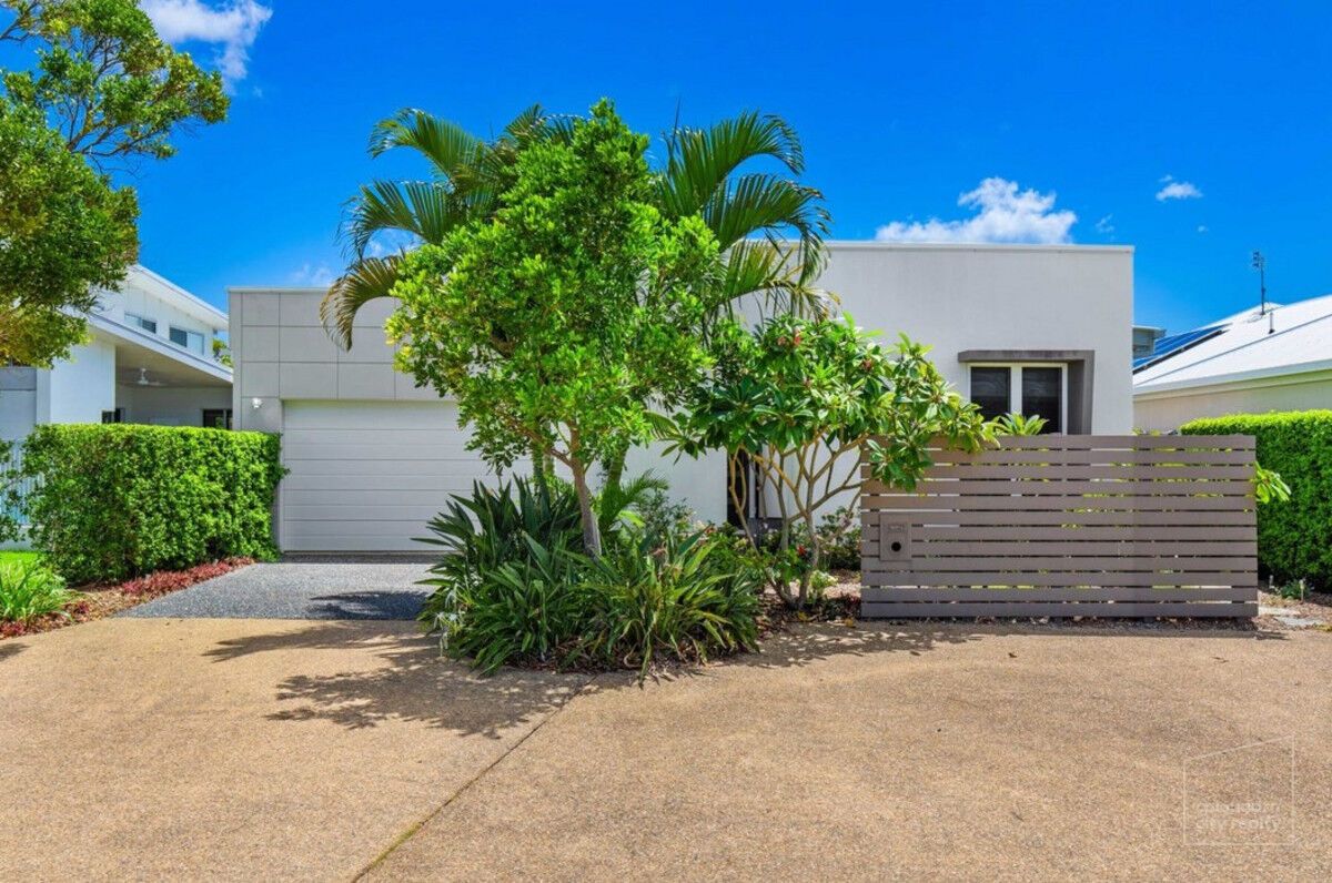 3 bedrooms House in 17 Foreshore Court DICKY BEACH QLD, 4551