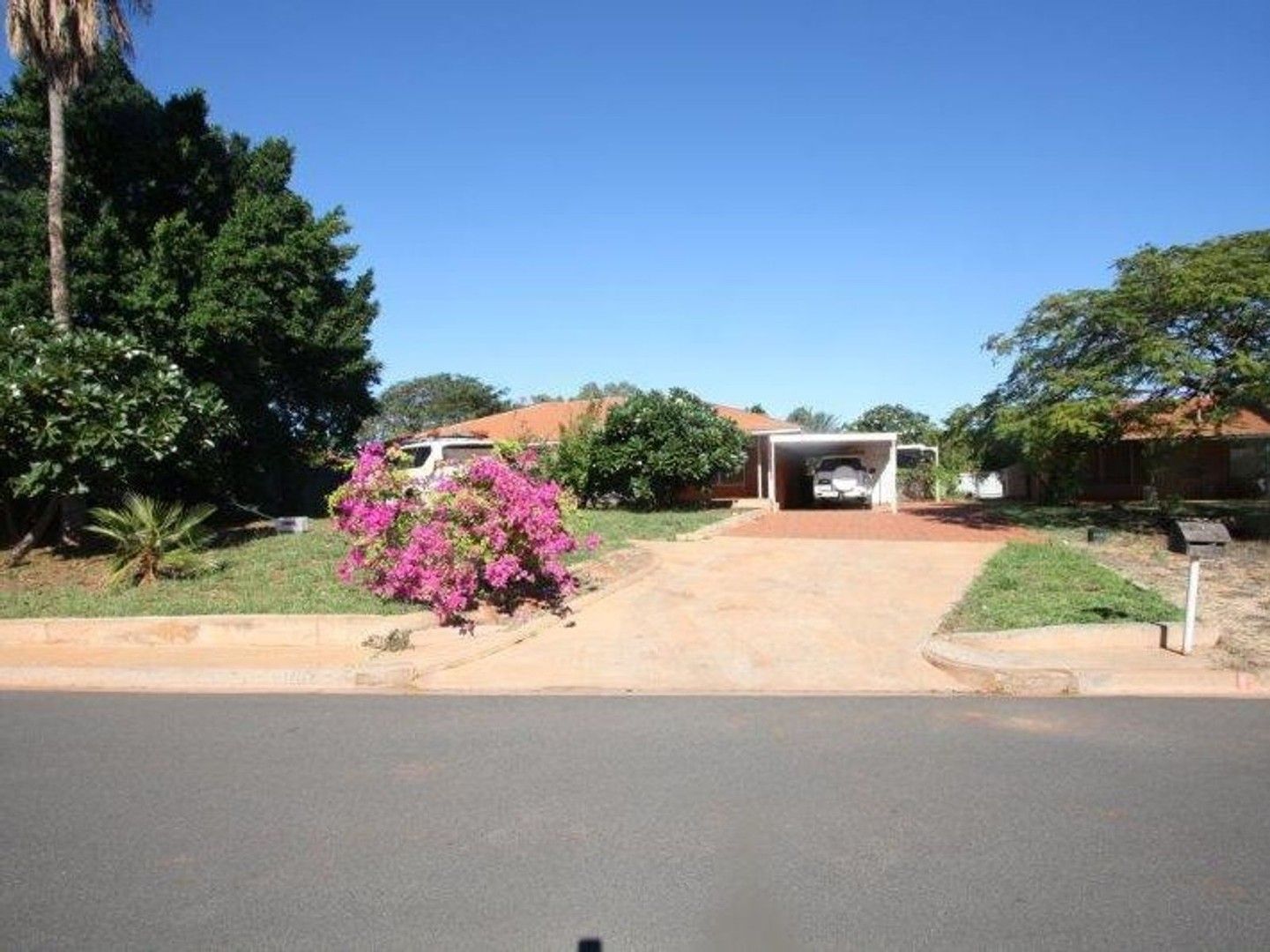 3 bedrooms House in 4 Hannan Crescent DAMPIER WA, 6713