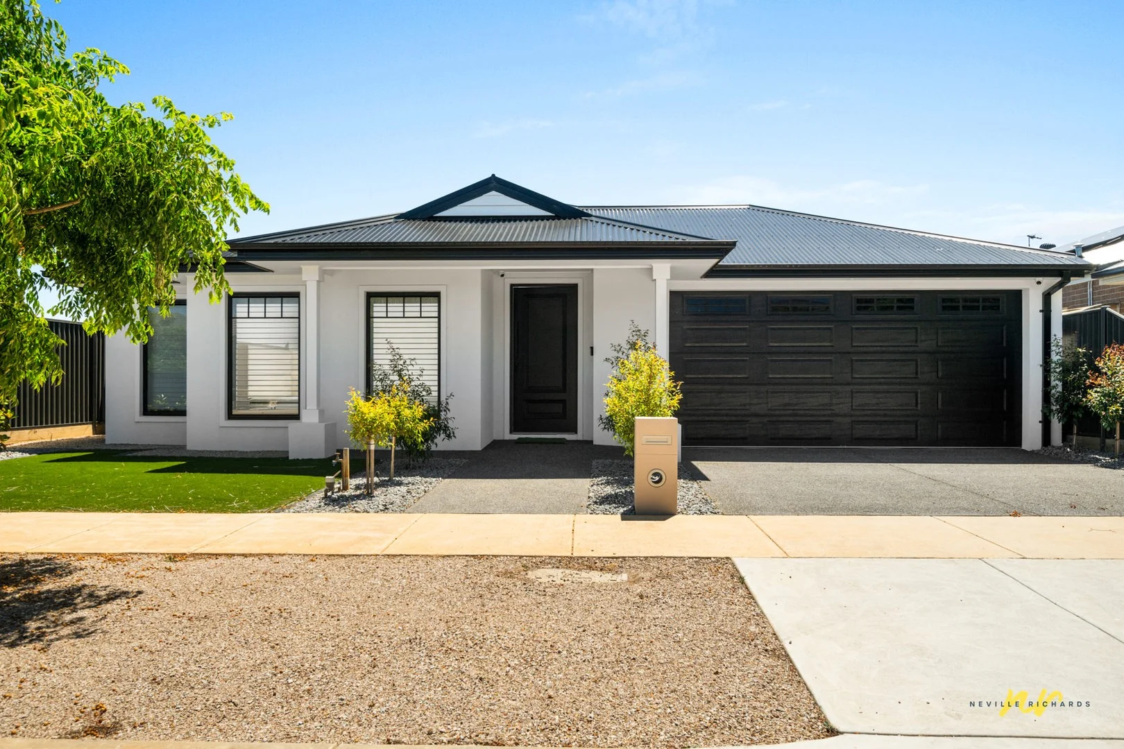 35 Reardon Crescent, St Leonards VIC 3223