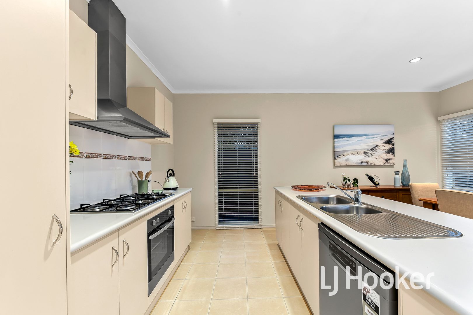 28 Sugar Bush Drive, Lynbrook VIC 3975, Image 2