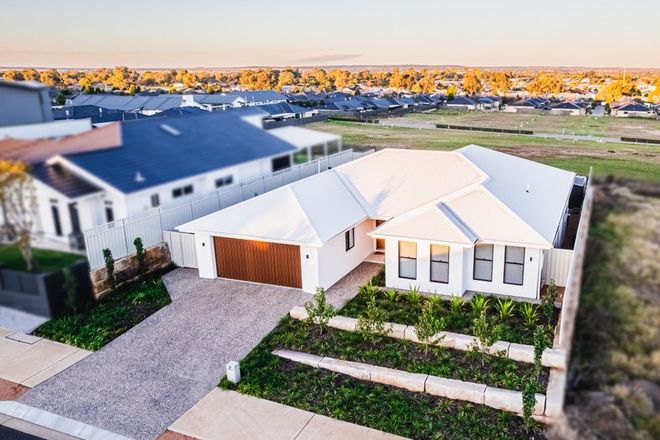 Picture of 7 Champagne Drive, DUBBO NSW 2830