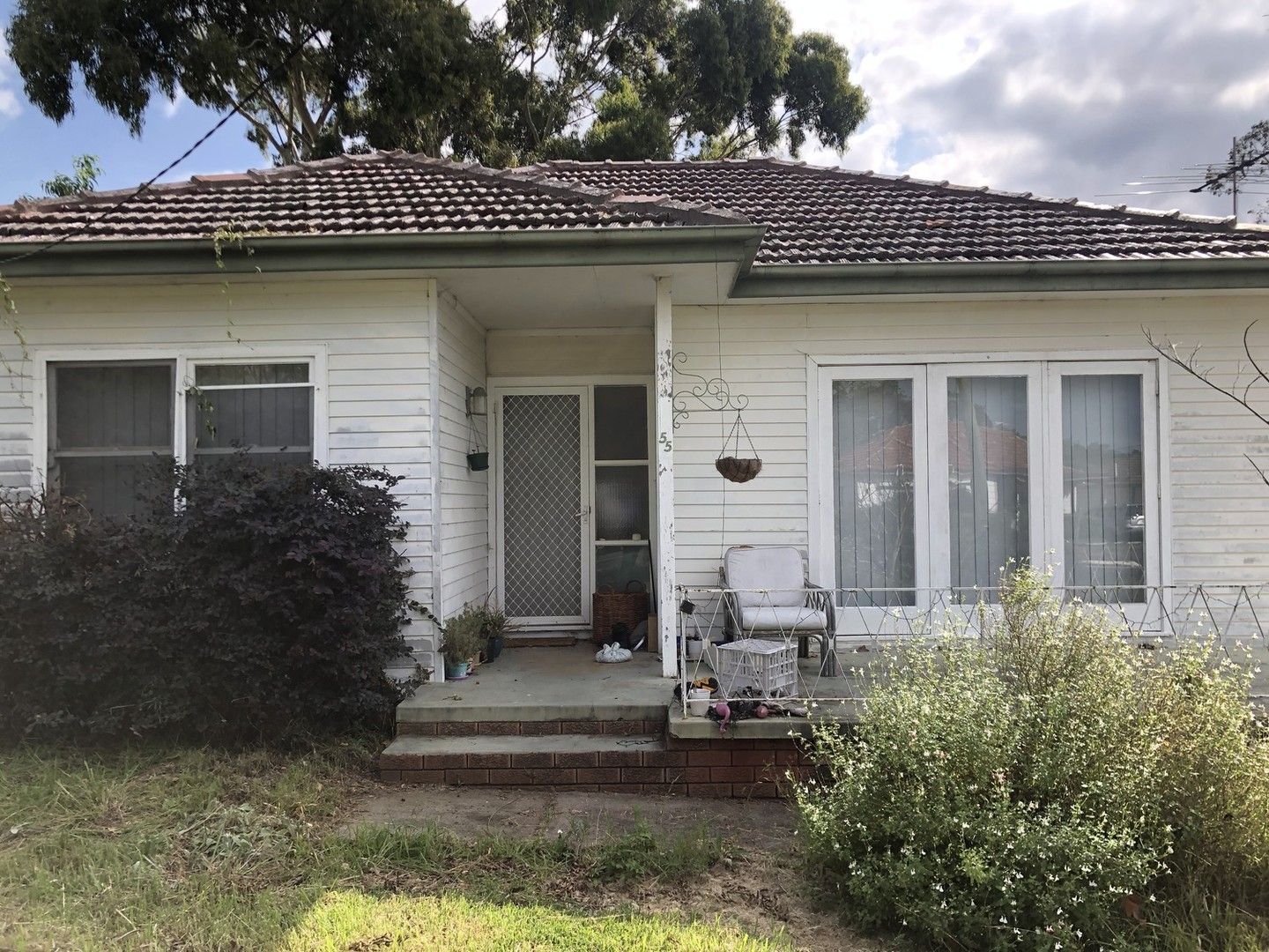 4 bedrooms House in 55 Bradbury Avenue CAMPBELLTOWN NSW, 2560