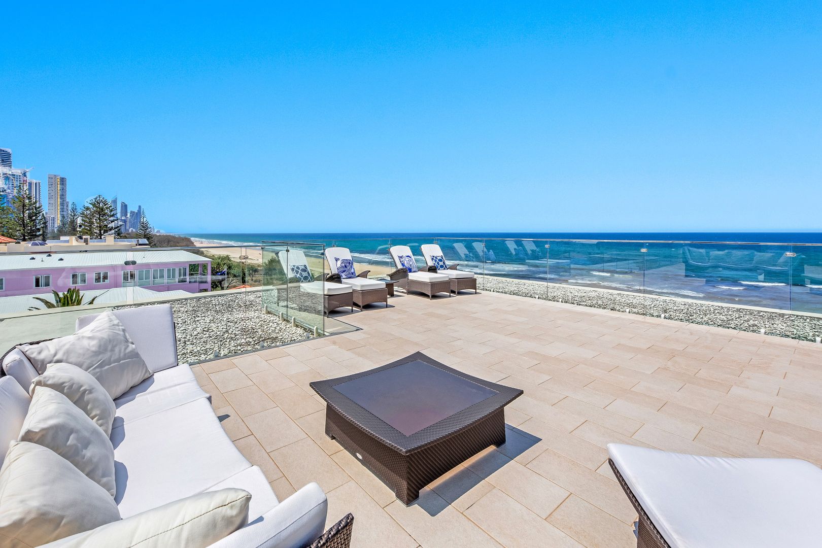 2/209-211 Hedges Avenue, Mermaid Beach QLD 4218, Image 2