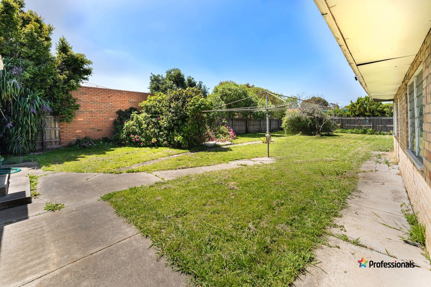 4 Leonard Avenue, Glenroy VIC 3046, Image 2