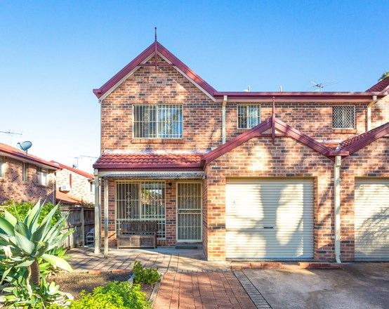 8/23 Ron Scott Circuit, Greenacre NSW 2190