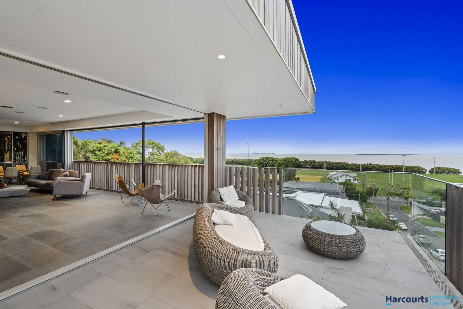 3 bedrooms House in 21 Warra Street WYNNUM QLD, 4178