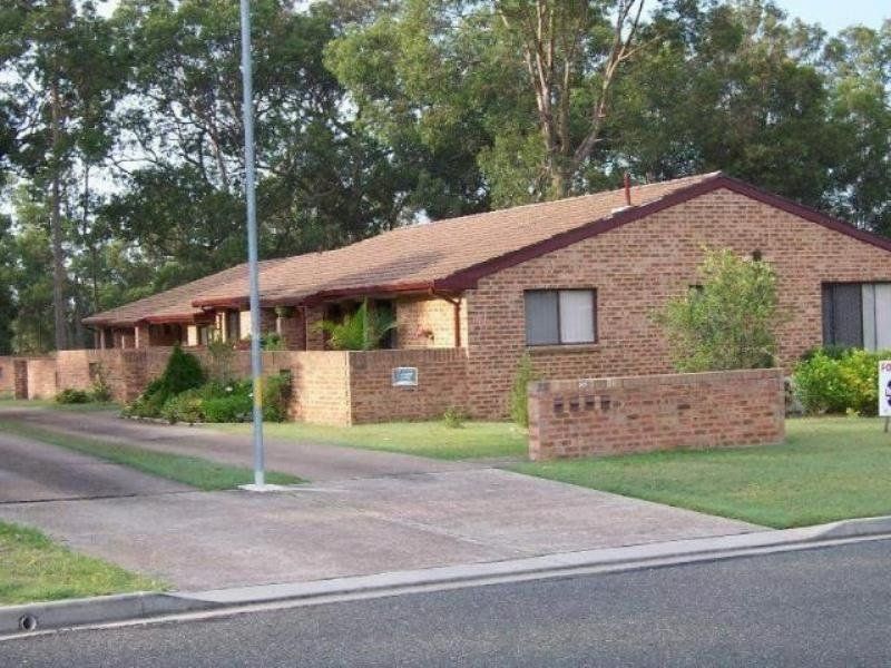 2 bedrooms House in 4/26 Houston Avenue TENAMBIT NSW, 2323