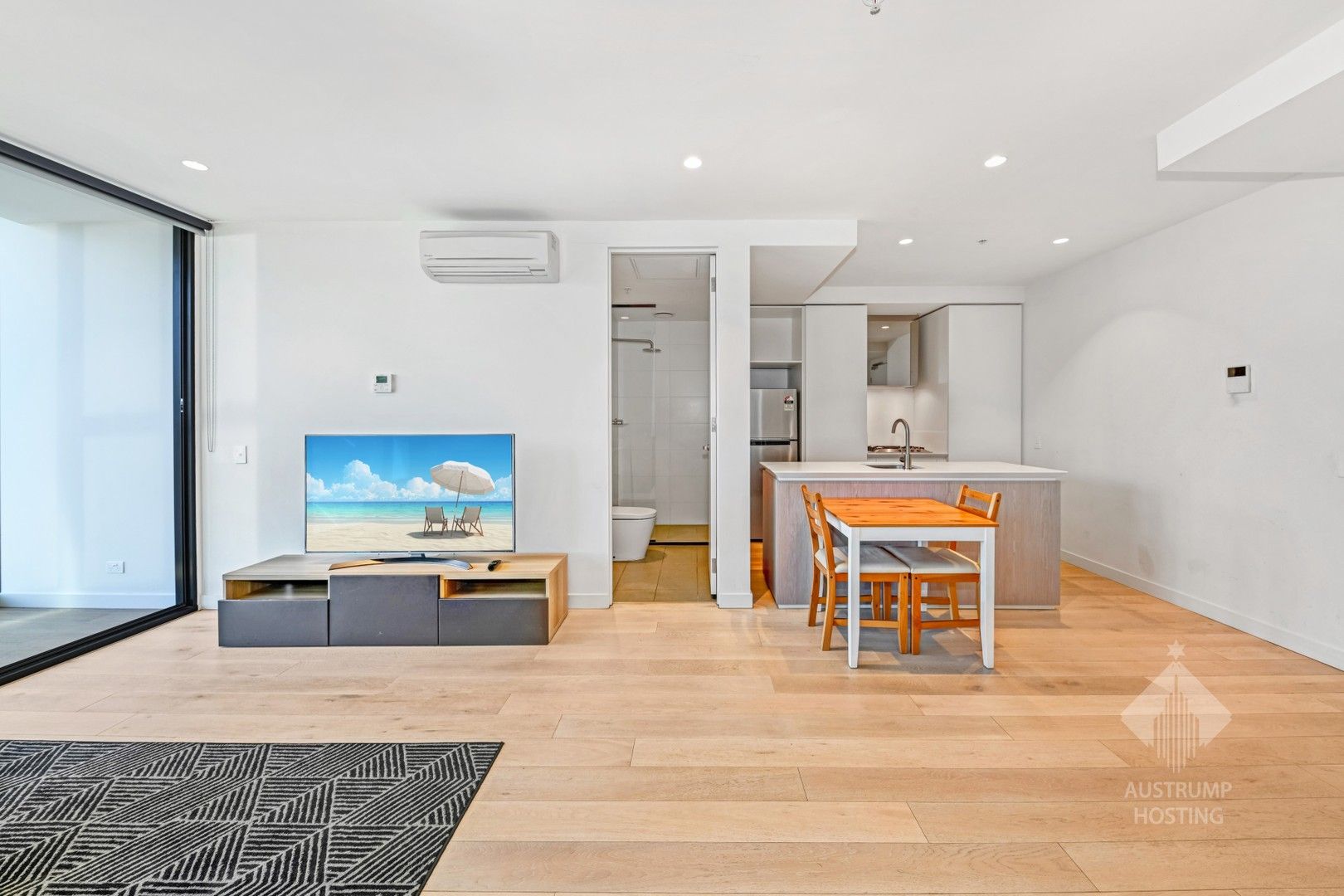 2 bedrooms Apartment / Unit / Flat in 4902/135 Abeckett Street MELBOURNE VIC, 3000