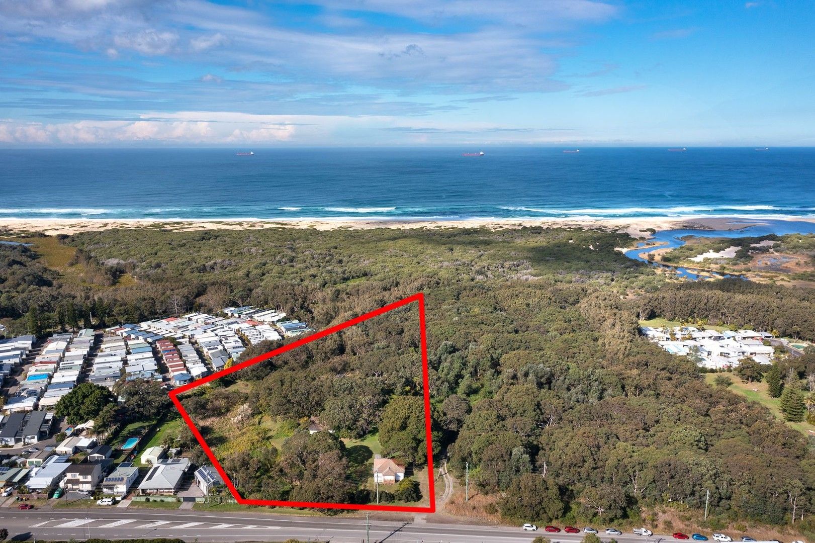 11 Kalaroo Road, Redhead NSW 2290, Image 0