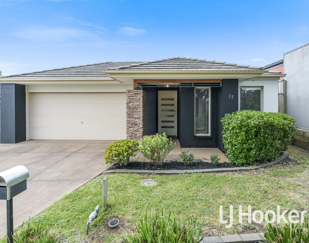 17 Kimberley Grove, Pakenham VIC 3810